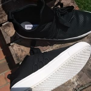 Steve Madden Lancer slip-on sneaker